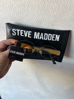Steve Madden Oval Gold Frame Sunglasses with Dark Lenses